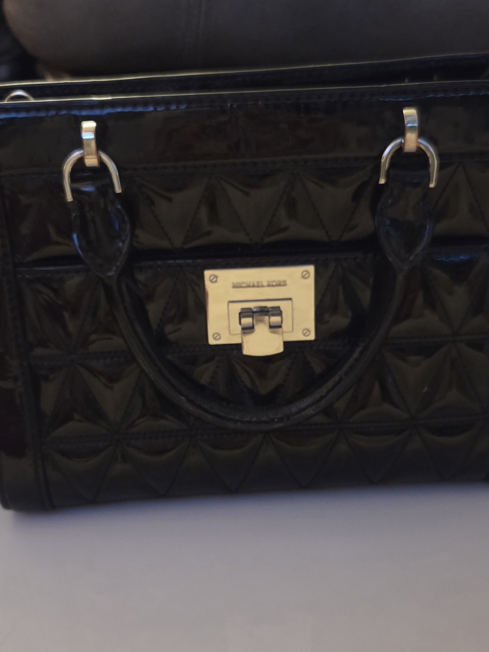 MICHAEL KORS VIVIANNE Black Quilted PATENT LEATHER SMALL SATCHEL MESSENGER BAG - Picture 4 of 9